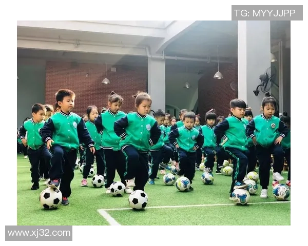亲爱的家长们请关注孩子们的足球训练与成长的重要性与注意事项
